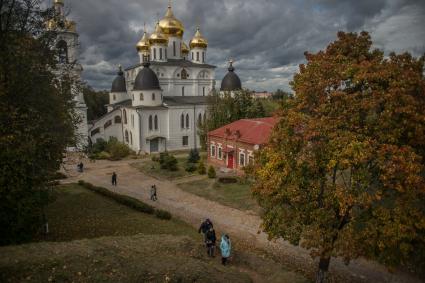 Московская область, Дмитров.  Успенский собор на территории Дмитровского кремля.