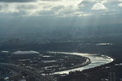 Москва.  Вид на стадион `Лужники` с 90-го этажа башни  `Федерация`Москва-Сити.