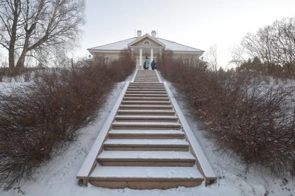 Псковская область, Пушкинские Горы, Михайловское.  Родовое имение  А.С. Пушкина на территории Государственного мемориального историко-литературного и природно-ландшафтного музея-заповедника `Михайловское`.