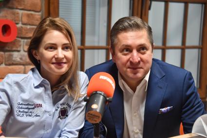 Москва. Заместитель председателя комитета Госдумы РФ по безопасности и противодействию коррупции Наталья Поклонская и ее супруг, юрист Иван Соловьев на радио `Комсомольская правда`.