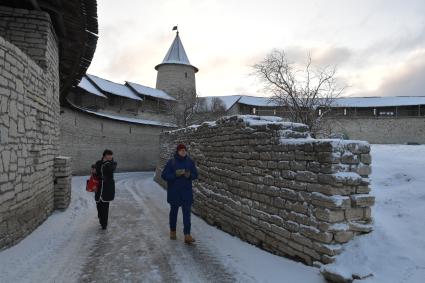 Псковская область, Псков. Вид на Псковский Кремль.