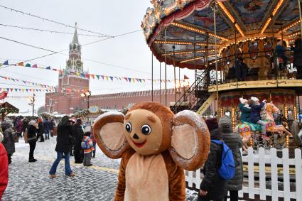 Москва.  Новогоднее оформление на Красной площади.