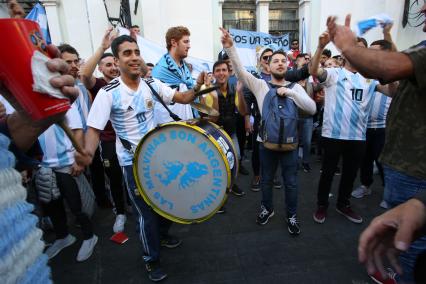 Диск299. Чемпионат мира по футболу 2018 FIFA. На снимке: футбольные болельщики