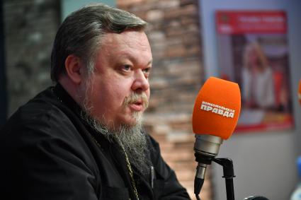 Москва. Протоиерей Всеволод Чаплин на радио `Комсомольская правда`.