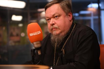 Москва. Протоиерей Всеволод Чаплин на радио `Комсомольская правда`.