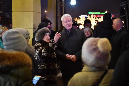 Москва.  Мэр Москвы Сергей Собянин на открытии фестиваля `Путешествие в Рождество` на площади Славы  в Кузьминках.