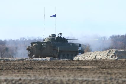 Благовещенск.  БМД  во время учений в Дальневосточном высшем общевойсковом командном училище имени  Маршала Советского Союза К. К. Рокоссовского (ДВОКУ).