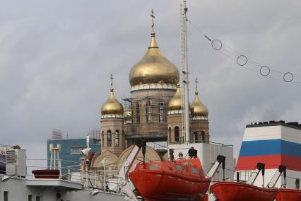 Владивосток.   Спасо-Преображенский кафедральный собор.