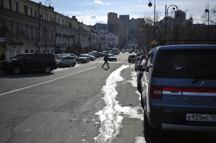 Владивосток.   На одной из улиц города.