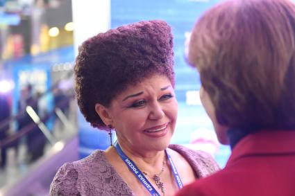 Москва. Доктор педагогических наук Валентина Петренко на XVIII съезде Всероссийской политической партии `Единая Россия`.