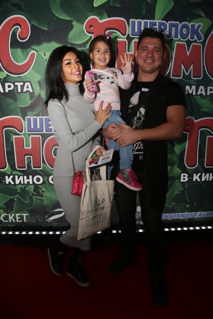 Диск 302 Алексей Кабанов с дочерью Алисой и жена Розалия Коноян
