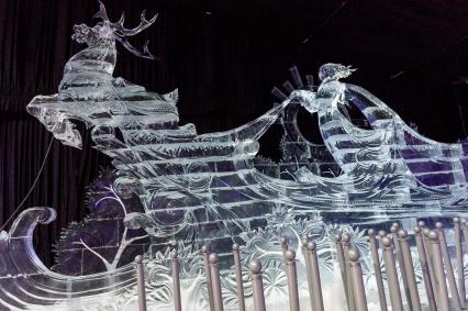 Санкт-Петербург. На фестивале ледовых скульптур ICE Fantasy в Петропавловской крепости.