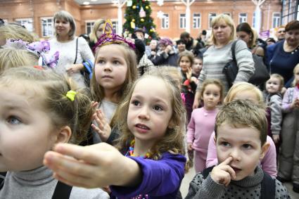 Тула.  Дети на новогоднем празднике.