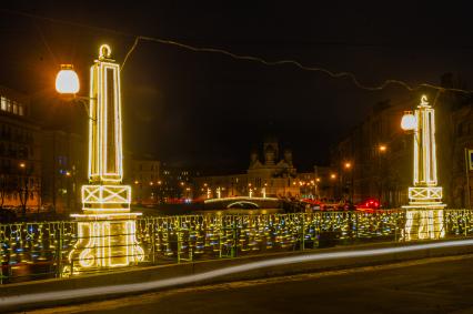 Санкт-Петербург.  Пикалов мост, украшенный к Новому году.