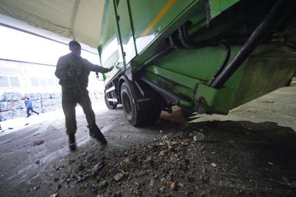 Екатеринбург. Мусорная реформа. База сортировки твердых бытовых отходов