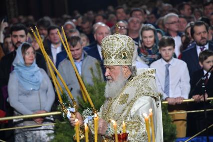 Москва. Патриарх Московский и всея Руси Кирилл во время праздничного богослужения по случаю  Рождества Христова в храме Христа Спасителя.