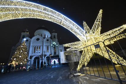 Москва. Перед началом праздничного богослужения по случаю  Рождества Христова в храме Христа Спасителя.