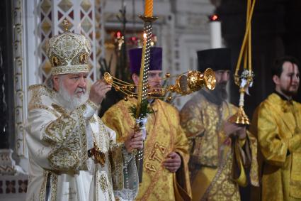 Москва. Патриарх Московский и всея Руси Кирилл во время праздничного богослужения по случаю Рождества Христова в храме Христа Спасителя.