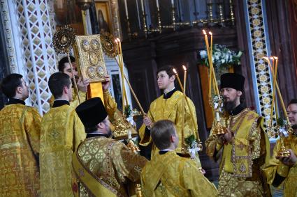 Москва. Во время праздничного богослужения по случаю  Рождества Христова в храме Христа Спасителя.