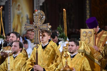 Москва. Во время праздничного богослужения по случаю  Рождества Христова в храме Христа Спасителя.