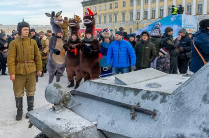 Санкт-Петербург. Во время выставки-ретропроезда `Машины Победы на Дороге жизни`, посвященного 75-летию полного освобождения Ленинграда от фашистской блокады.
