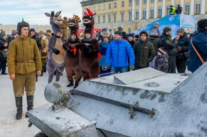 Санкт-Петербург. Во время  выставки-ретропроезда `Машины Победы на Дороге жизни`, посвященного 75-летию полного освобождения Ленинграда от фашистской блокады.