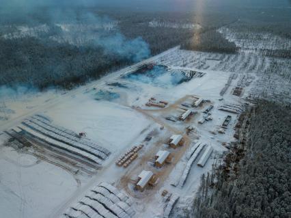 Красноярский край.  Лесосибирск. Частная лесопилка в тайге в Богучанской районе Красноярского края.