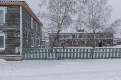 Красноярский край, Лесосибирск, поселок Новоенисейск. На одной из улиц  поселка.