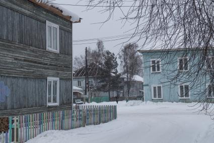 Красноярский край, Лесосибирск, поселок Новоенисейск. На одной из улиц  поселка.