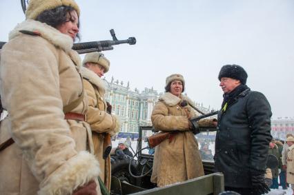 Санкт-Петербург. Временно исполняющий обязанности губернатора Санкт-Петербурга Александр Беглов на Дворцовой площади после военного парада в часть 75-й годовщины полного освобождения Ленинграда от фашистской блокады.