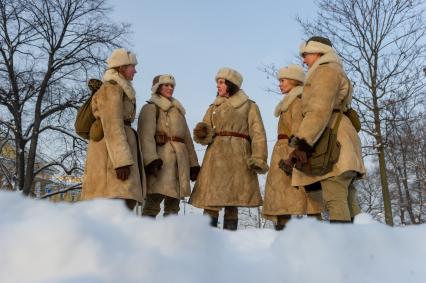 Санкт-Петербург. На Дворцовой площади после военного парада в часть 75-й годовщины полного освобождения Ленинграда от фашистской блокады.