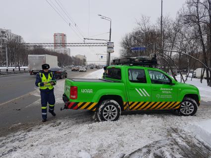 Москва. Сотрудник дорожного патруля Центра организации дорожного движения (ЦОДД) на одной из улиц города.