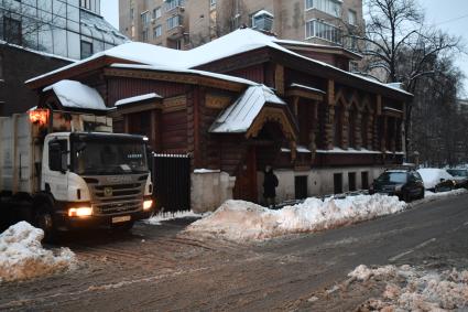 Москва.  Дом Пороховщикова в Староконюшенном переулке.