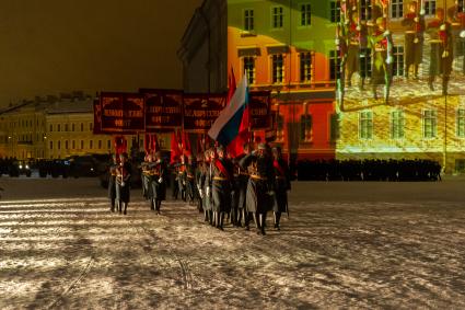 Санкт-Петербург.  Во время  демонстрации мультимедийного проекта `Салют над Ленинградом`  на Дворцовой площади.