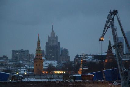 Москва. Вид на Большой Москворецкий мост.