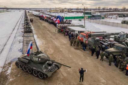 Московская область, Наро-Фоминск. Торжественная встреча эшелона с танками Т-34 , переданных Министерством обороны Лаосской Народно-Демократической Республики военному ведомству РФ.