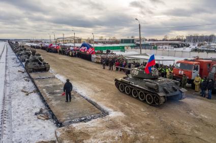 Московская область, Наро-Фоминск. Торжественная встреча эшелона с танками Т-34 , переданных Министерством обороны Лаосской Народно-Демократической Республики военному ведомству РФ.