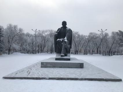 Республика Хакасия, Абакан. Памятник В. И. Ленину на Первомайской площади.