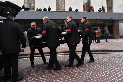 Москва. Церемония прощания с актером Сергеем Юрским в театре имени Моссовета.