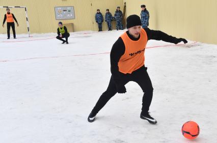 Москва. Игрок ФК `Краснодар` Павел Мамаев в футбольном матче между заключенными московского СИЗО `Бутырка`.