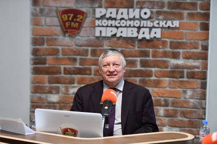 Москва. Чемпион мира по шахматам Анатолий Карпов на радио `Комсомольская правда`.