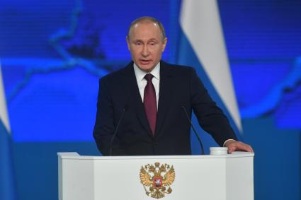 Москва. Президент РФ Владимир Путин выступает с ежегодным посланием Федеральному Собранию в Гостином дворе.