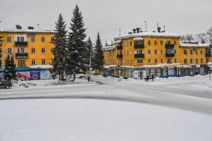 Казахстан, Алтай (Зыряновск). Вид на одну из улиц города.