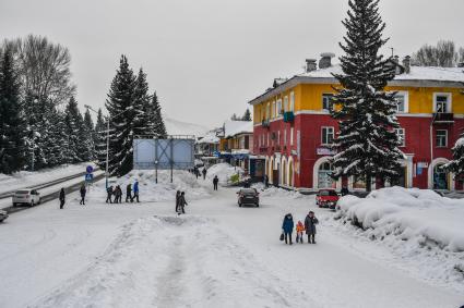 Казахстан, Алтай (Зыряновск). Вид на одну из улиц города.