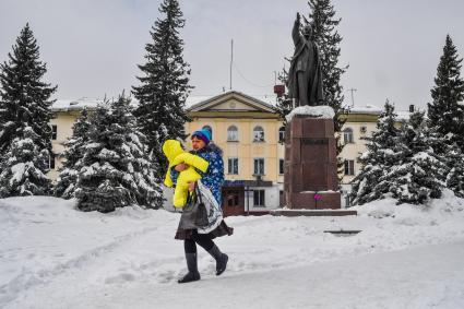 Казахстан, Алтай (Зыряновск). Памятник Владимиру Ленину.