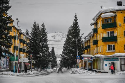 Казахстан, Алтай (Зыряновск). Вид на одну из улиц города.