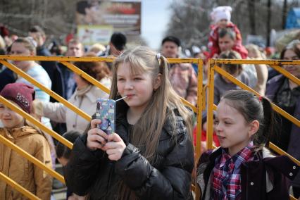 Ставрополь. Посетители на масленичных гуляниях.