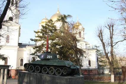 Крым, Севастополь.  Памятник у  Храма Святого князя Александра Невского .