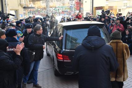 Москва. Церемония прощания с народным артистом СССР Владимиром Этушем в театре имени Евгения Вахтангова.