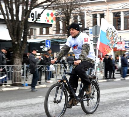 Крым, Симферополь. Участники во время  празднования пятилетней годовщины воссоединения Крыма с Россией.